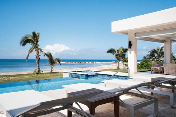 Inaya - Palm Beach on Runaway Bay