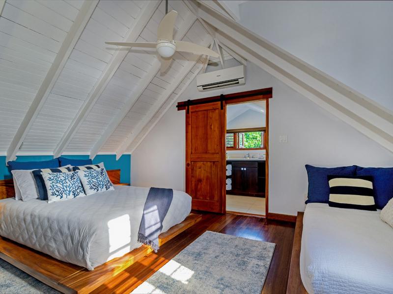 Fortlands Point , Discovery Bay  