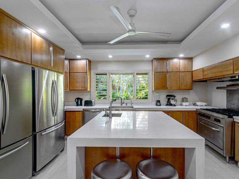 Sugar Bay on the Beach , Discovery Bay  