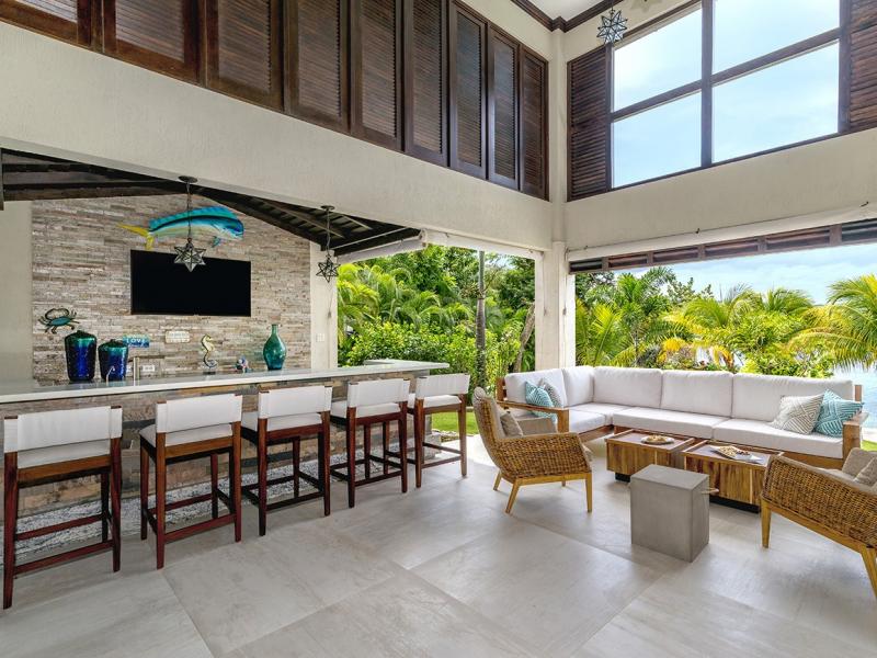 Makana on the Beach , Discovery Bay  