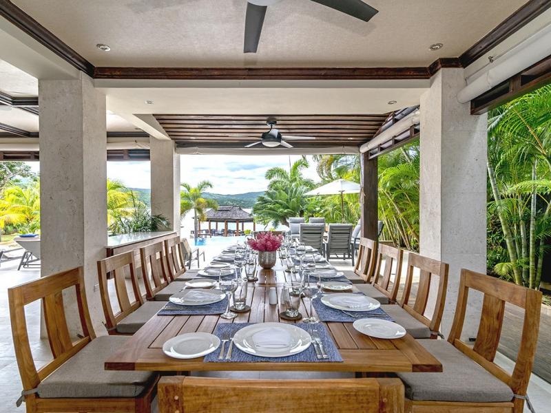 Makana on the Beach , Discovery Bay  