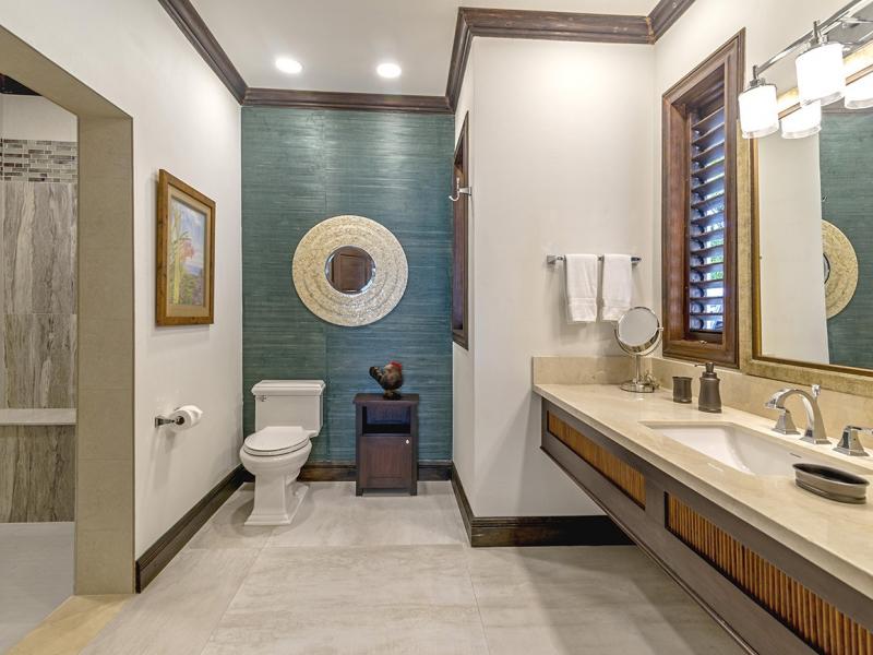 Makana on the Beach , Discovery Bay  