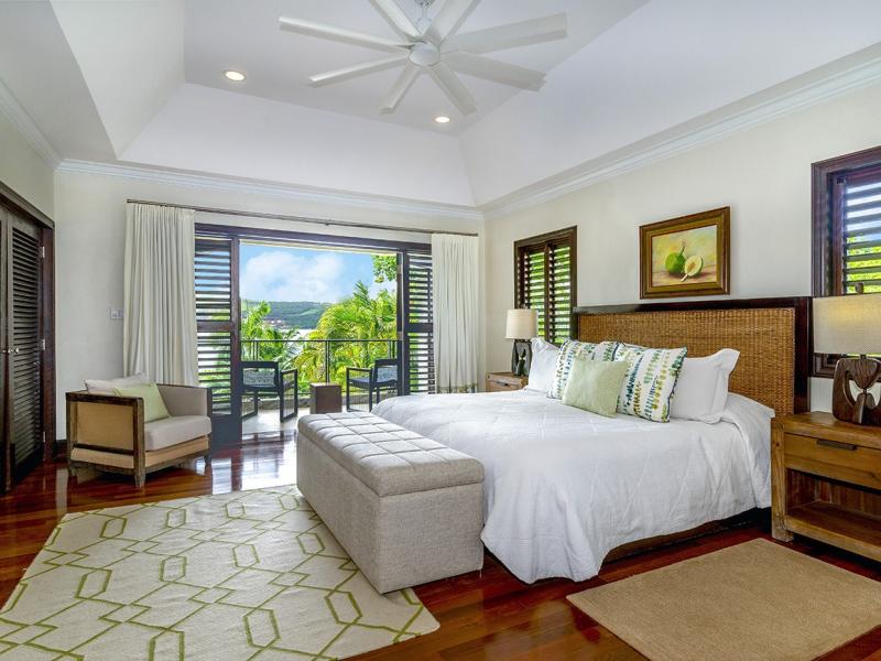 Makana on the Beach , Discovery Bay  