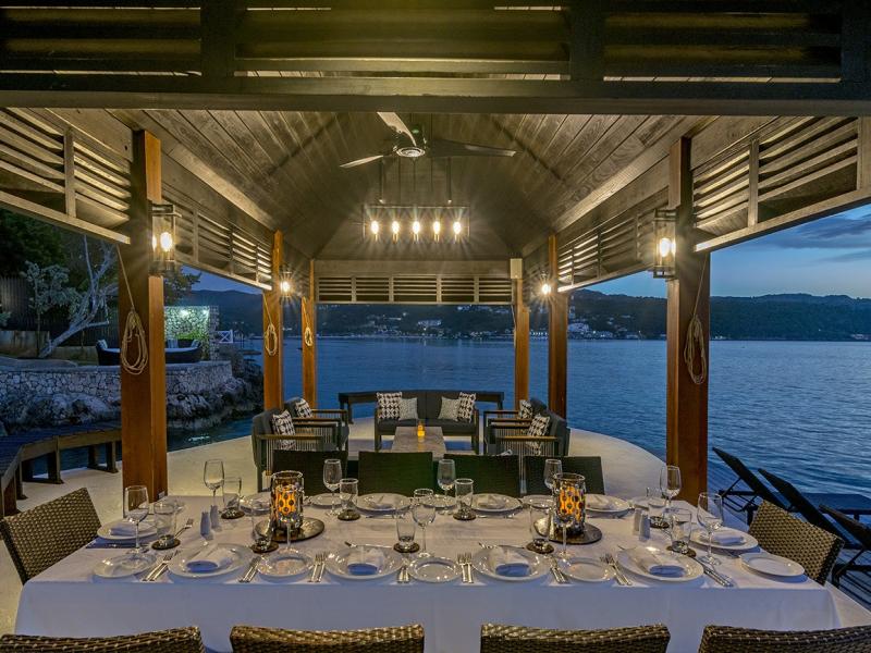 Makana on the Beach , Discovery Bay  