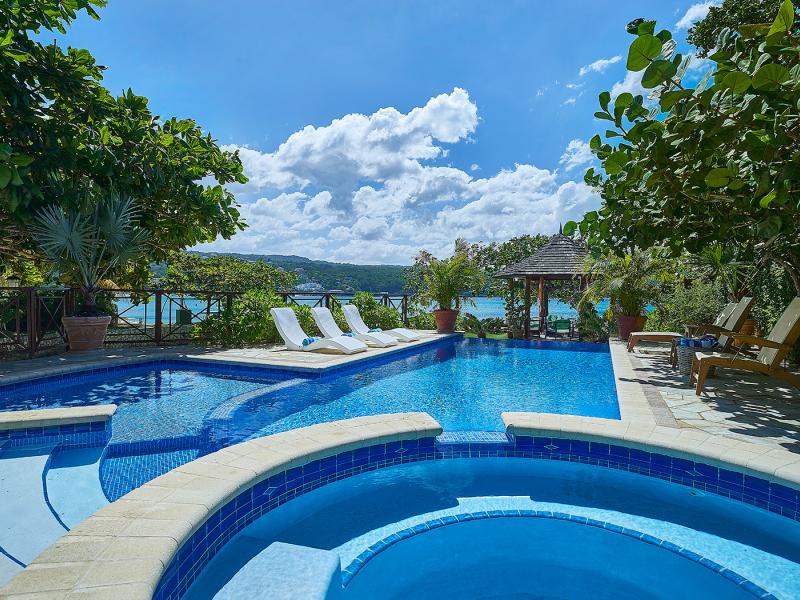 Whispering Waters , Discovery Bay  