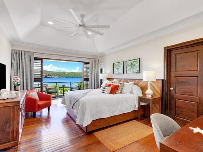 Makana on the Beach , Discovery Bay  