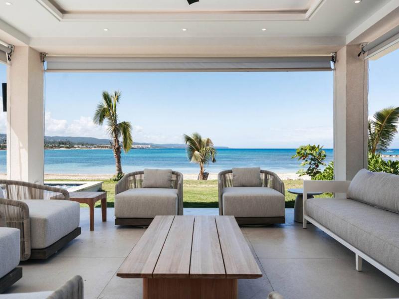 About Time - Palm Beach on Runaway Bay , Runaway Bay  
