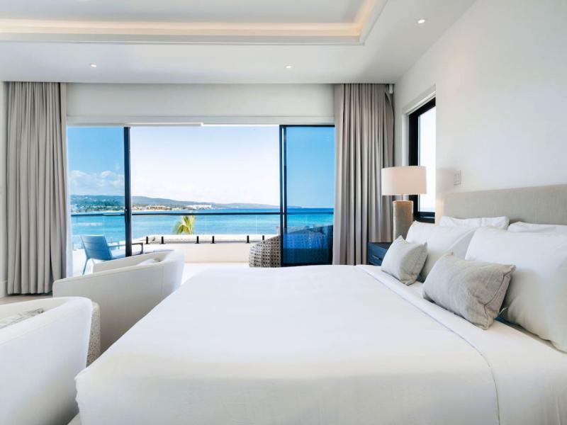 About Time - Palm Beach on Runaway Bay , Runaway Bay  