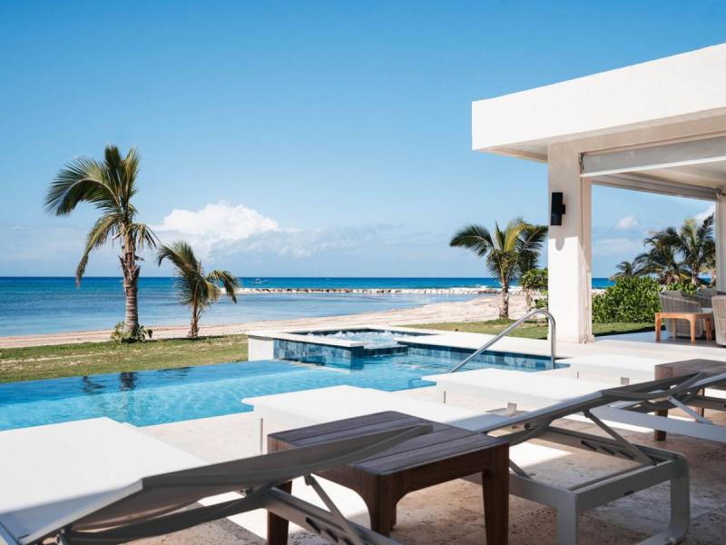 About Time - Palm Beach on Runaway Bay , Runaway Bay  