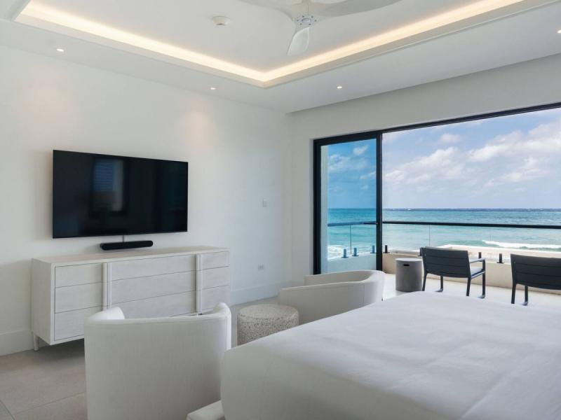 Endless Horizon - Palm Beach on Runaway Bay , Runaway Bay  