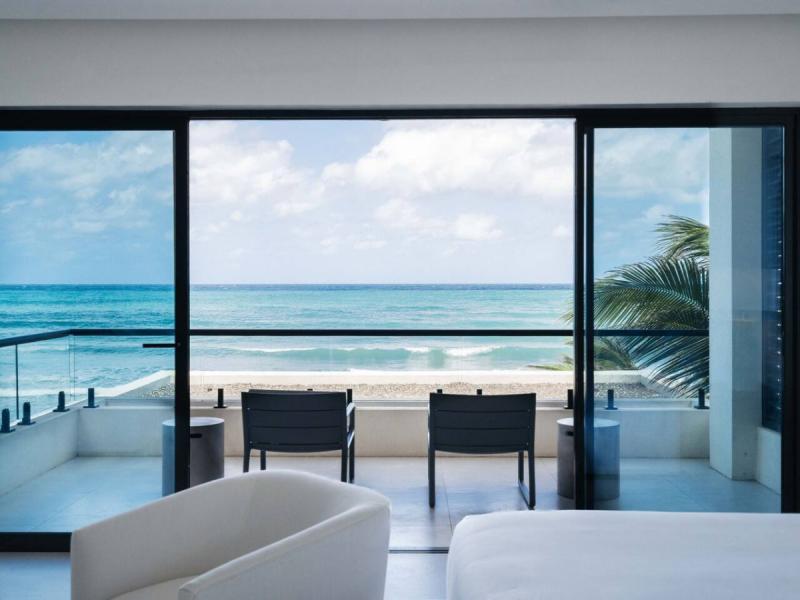 Endless Horizon - Palm Beach on Runaway Bay , Runaway Bay  