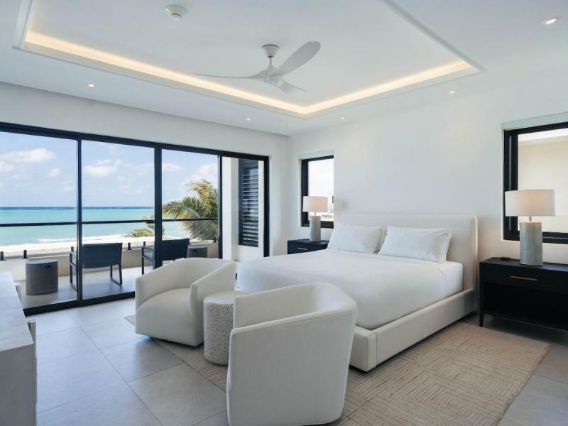 Endless Horizon - Palm Beach on Runaway Bay , Runaway Bay  