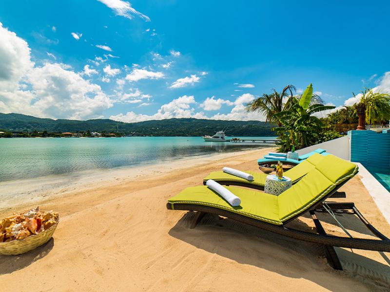 Everything Nice by the Sea , Montego Bay  