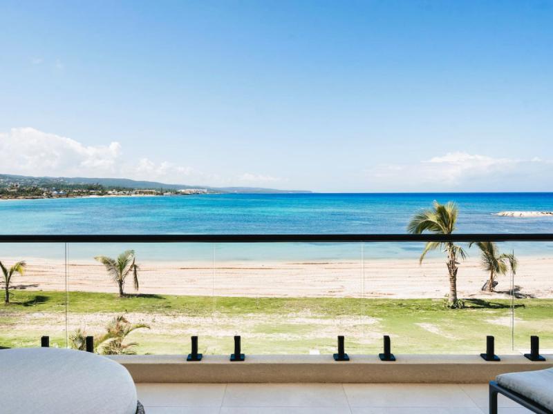 Inaya - Palm Beach on Runaway Bay , Runaway Bay  