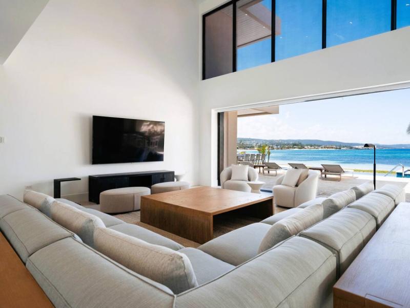 Inaya - Palm Beach on Runaway Bay , Runaway Bay  