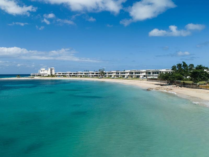 Inaya - Palm Beach on Runaway Bay , Runaway Bay  