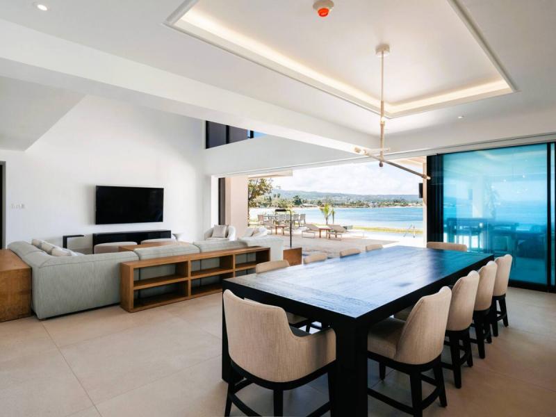 Katablanca - Palm Beach on Runaway Bay , Runaway Bay  