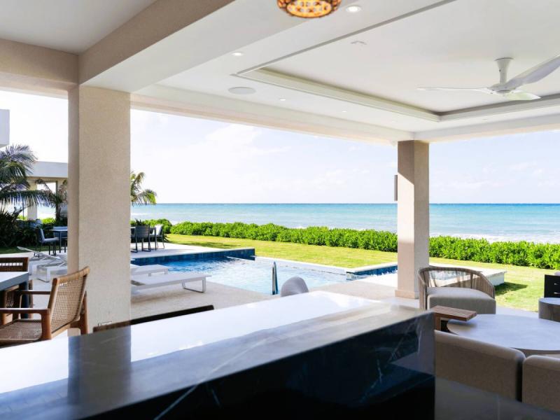 Poseidon's Shore - Palm Beach on Runaway Bay , Runaway Bay  