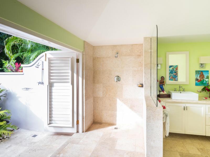 Ma’Moura , Montego Bay  