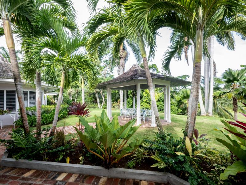 Ma’Moura , Montego Bay  