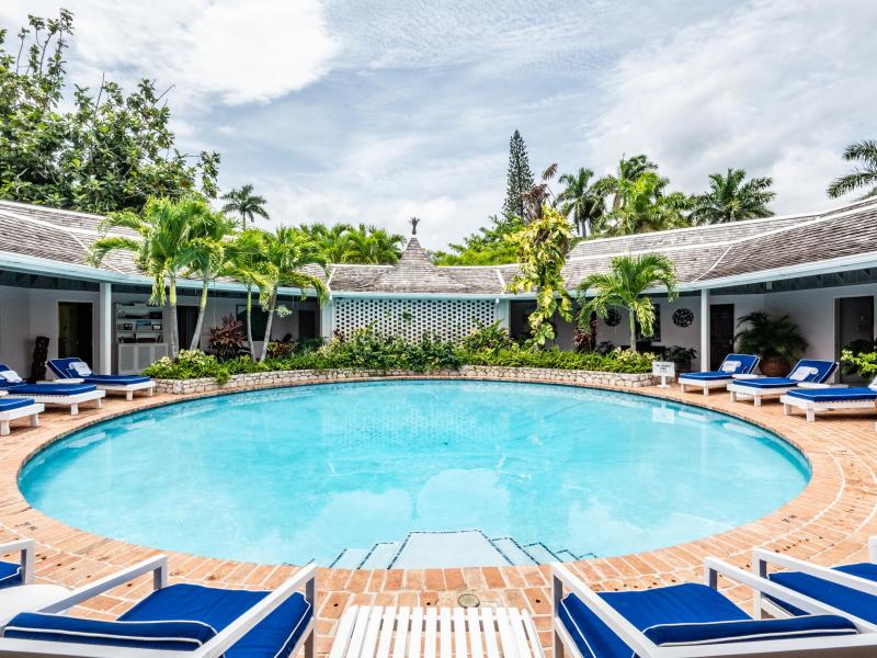 Ma’Moura , Montego Bay  