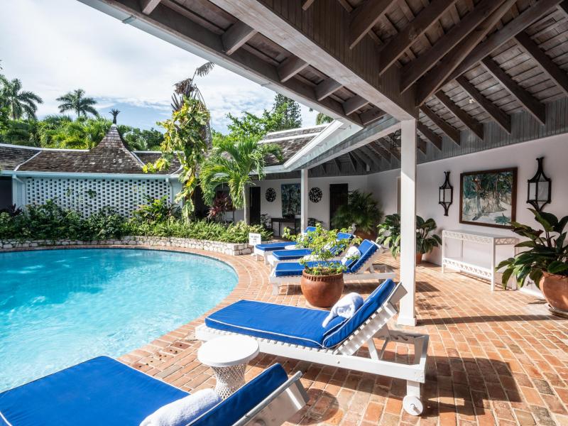 Ma’Moura , Montego Bay  