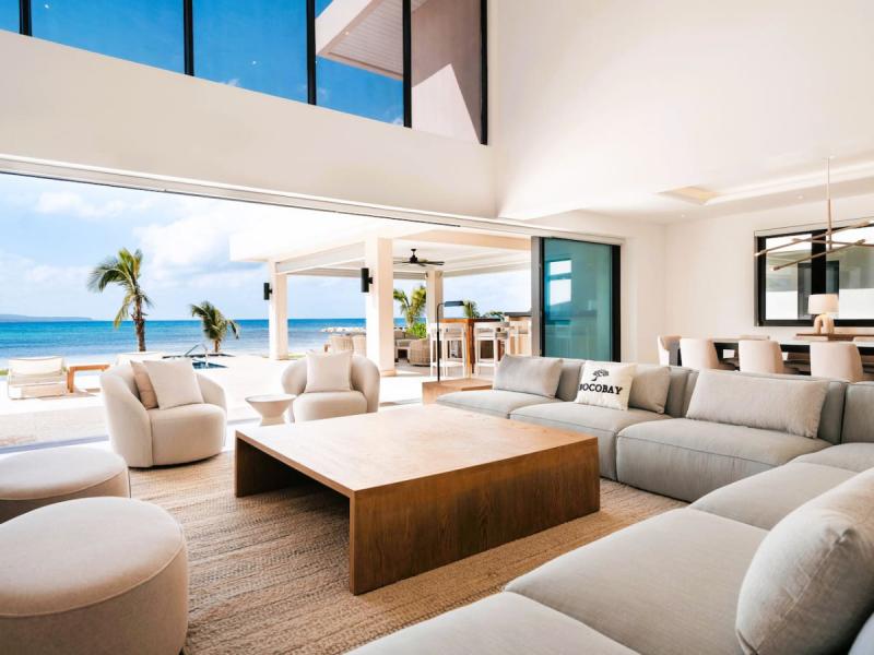 Villa Avalon Palm Beach on Runaway Bay , Runaway Bay  