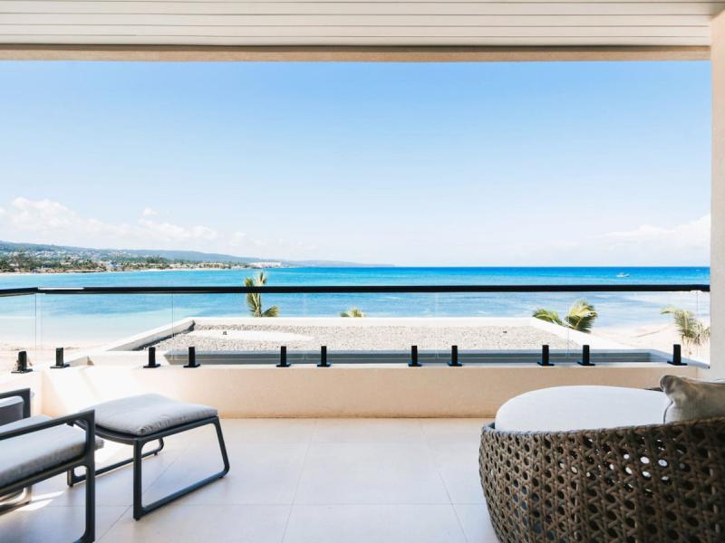 Villa Avalon Palm Beach on Runaway Bay , Runaway Bay  