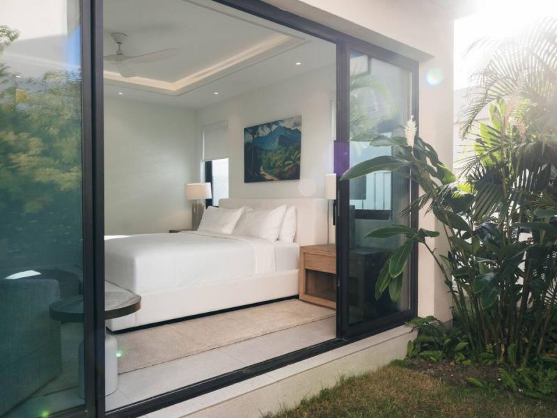 Villa Avalon Palm Beach on Runaway Bay , Runaway Bay  