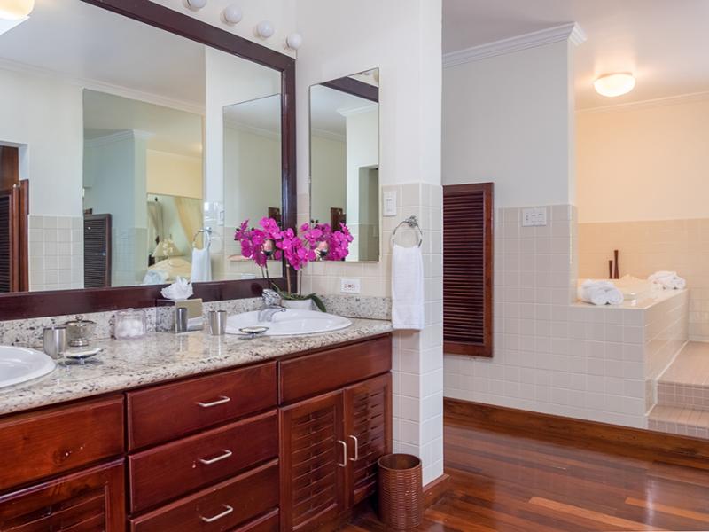 Villa Nutmeg , Spring Farm  